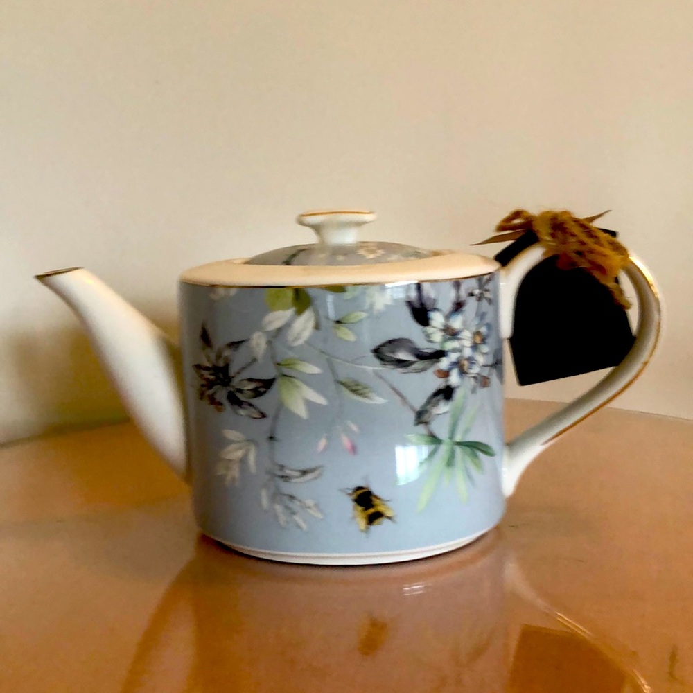 Natural Elements Teapot